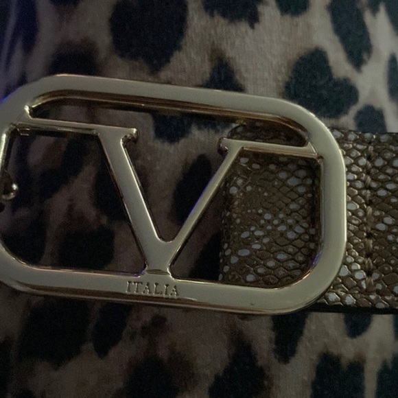 VITALIA MADE IN ITALY New
Textured Leather Belt - Picture 8 of 13